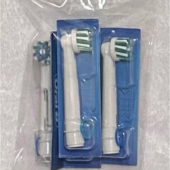 Oral-B Replacement Toothbrush Heads - Picture 4 of 4